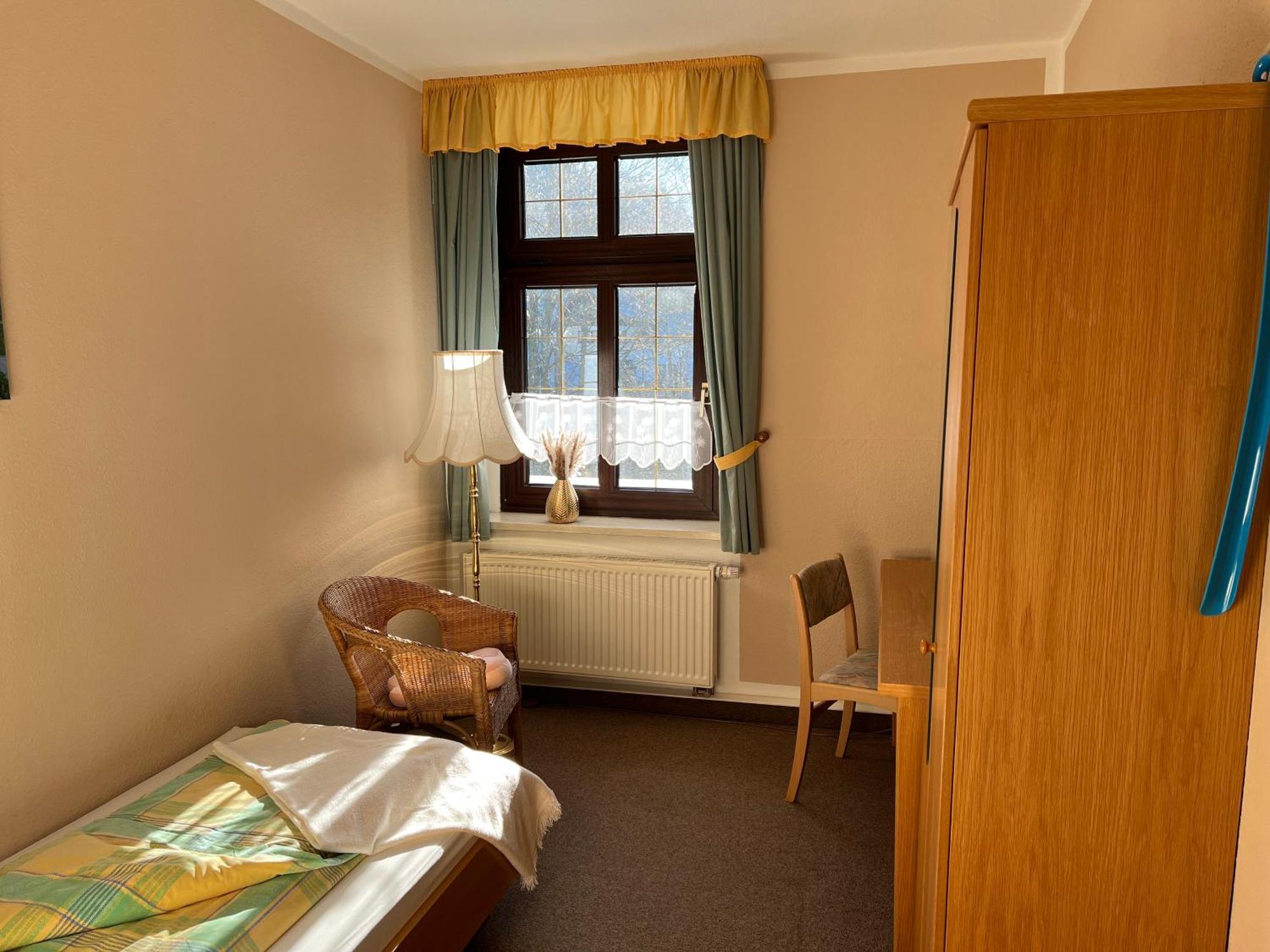 Gasthof und Pension Hammerschänke Wildenthal Zimmer foto