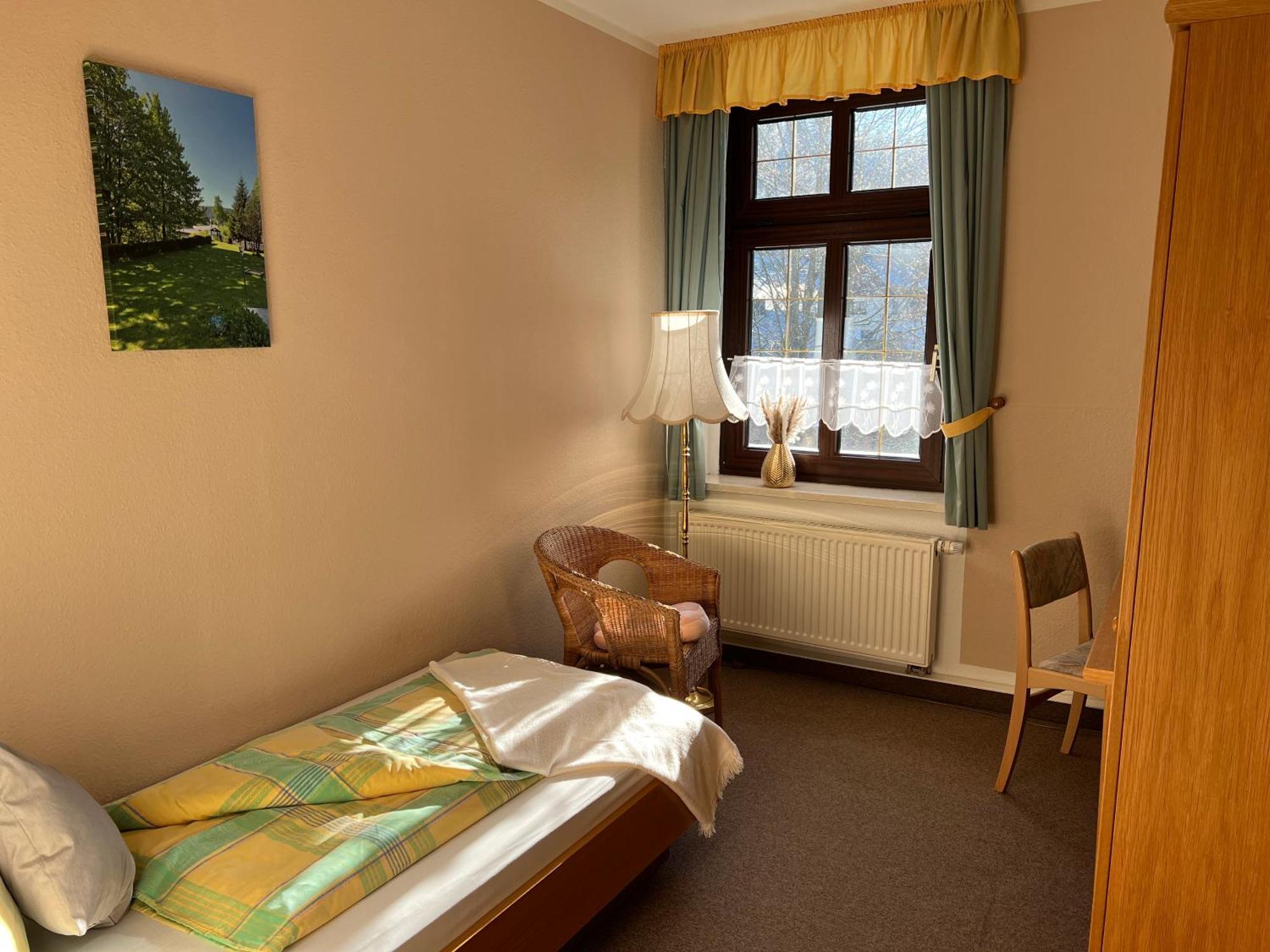 Gasthof und Pension Hammerschänke Wildenthal Zimmer foto